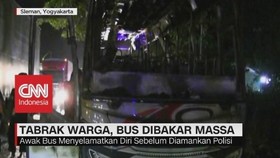 Tabrak Warga, Bus Dibakar Massa