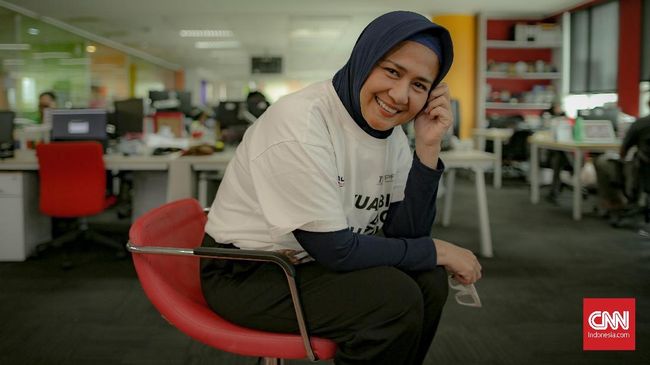 Aktris Ria Irawan kembali masuk rumah sakit akibat kanker dan menyebut sebagian tubuhnya sakit serta sulit digerakkan.