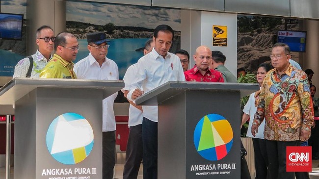 Presiden Jokowi meresmikan terminal baru di Bandara Depati Amir, Pangkal Pinang, sekaligus Kawasan Ekonomi Khusus (KEK) Tanjung Kelayang, Kamis (14/3).