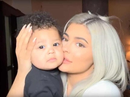 Cara Kylie Jenner Lepas Penat karena Pekerjaan: Main dengan Anak