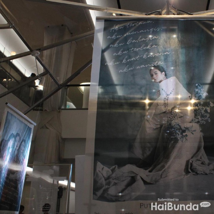 <p>Pameran didukung 28 tokoh perempuan Indonesia, yang terdiri dari artis, penyanyi, desainer, hingga fashion influencers.</p>
