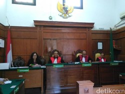 Hakim Perempuan dan Ayat Misoginis
