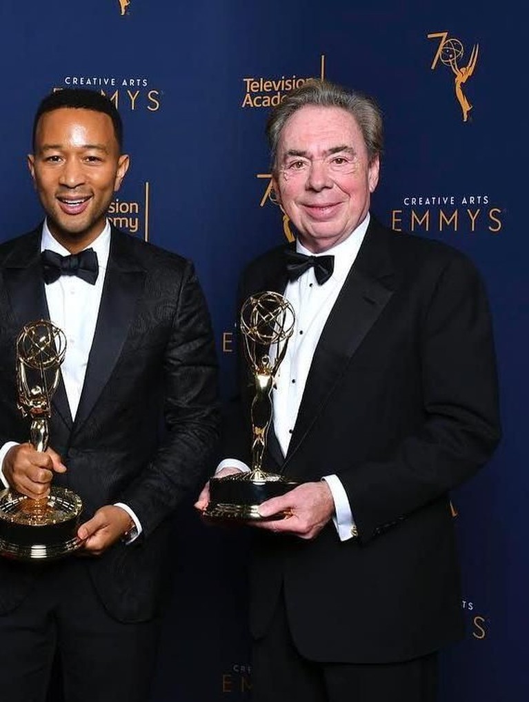 Penghargaan bergengsi Grammy, Oscar, Emmy dan Tony Awards (EGOT) Awards telah memunculkan banyak pemenang. Tujuh pegiat seni hebat ini sudah meraih keempatnya.
