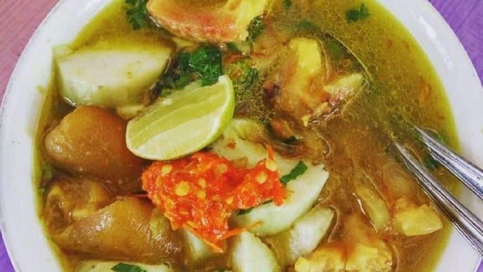 lontong kikil buat sarapan