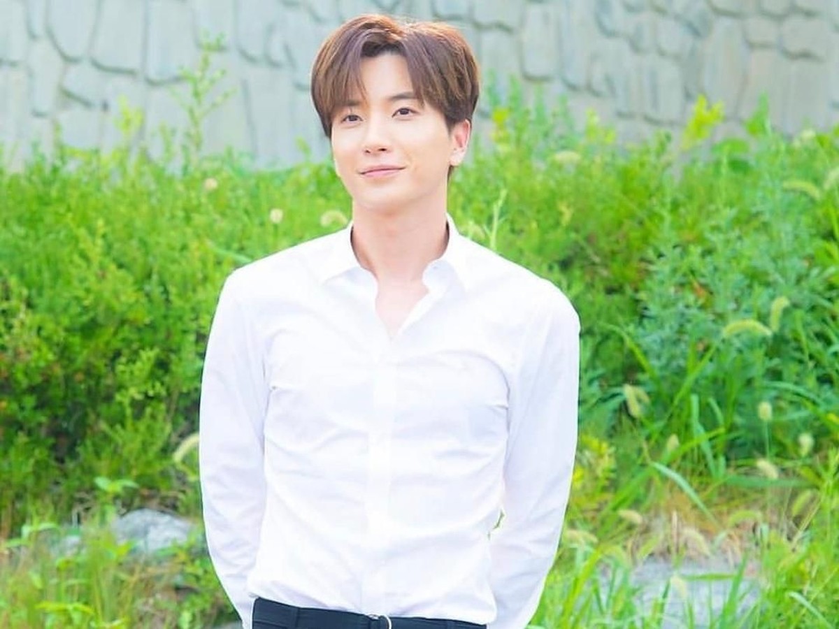 Meski sudah berusia 35 tahun&comma; leader Super Junior&comma; Leeteuk masih sering terlihat dengan gaya yang memesona&period; Berikut Insertlive sajikan 6 gaya Leeteuk&period;
