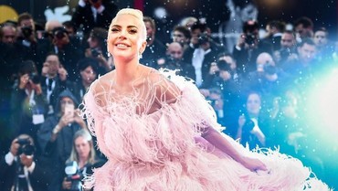img-title Benarkah Lady Gaga Penyebab Kandasnya Hubungan Bradley Cooper&Irina Shayk?