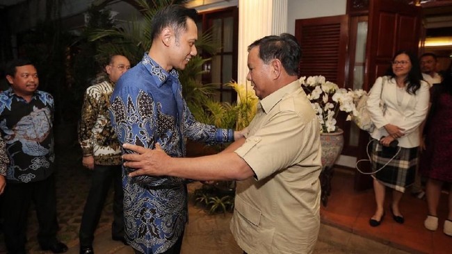 Ketua Umum Demokrat Agus Harimurti Yudhoyono (AHY) mengaku sengaja datang untuk silaturahmi dan berdiskusi dengan Prabowo.
