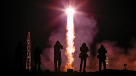 FOTO: Detik-detik Peluncuran Soyuz MS-10 ke ISS