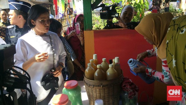 Menteri Keuangan Sri Mulyani Indrawati meminta lembaga penyalur pembiayaan Ultra Mikro (UMi) untuk mendorong pembentukan koperasi di daerah lebih banyak lagi.