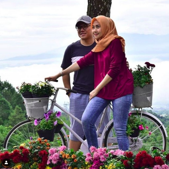 <p>Alfito Deannova Gintings adalah seorang jurnalis yang cukup sering wira-wiri di televisi. Saat ini, dia menjabat Direktur Konten Trans Digital Media. (Foto: Instagram @alfitodeannovagintings)</p>