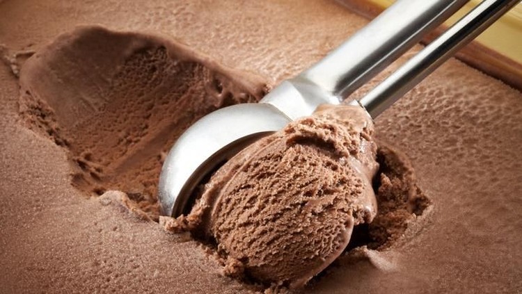 Sebelum Bunda memberikan es krim pada si kecil, perhatikan 8 hal berikut ya.