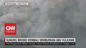 Gunung Bromo Kembali Semburkan Abu Vulkanik