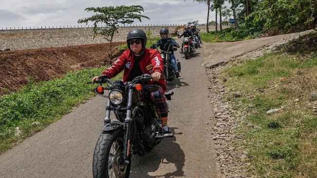 Ketua Umum HDCI Nanan Soekarna menegaskan touring kali ini membawa misi khusus, yakni mempromosikan Indonesia ke mata dunia.
