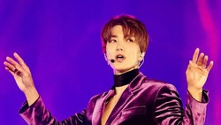 6 Gaya Awet Muda Leeteuk Super Junior di Usia 35 Tahun