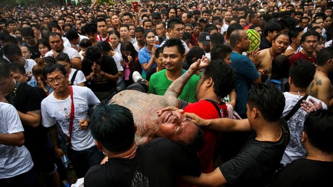 FOTO: Sak Yant, Rajah Berbalut Mistis