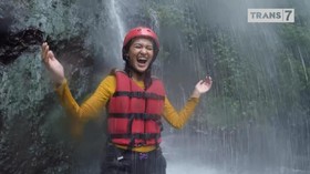 VIDEO: Mengarungi Sungai Kromong bersama Hana Malasan