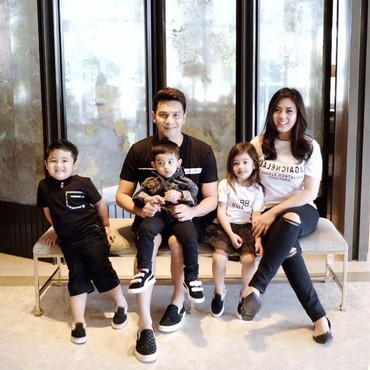 Jadwal Padat, Jonathan Frizzy Luangkan Waktu untuk Anak