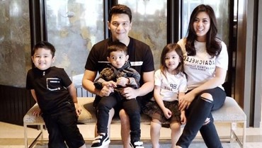 img-title Jadwal Padat, Jonathan Frizzy Luangkan Waktu untuk Anak
