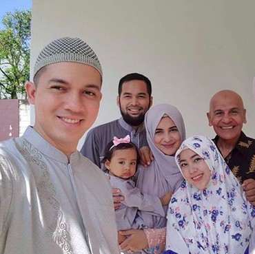 Zaskia dan Shireen Belum Jenguk Mark Sungkar di Tahanan