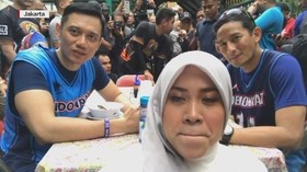 Jelang Debat, Sandi-AHY Bermain Basket