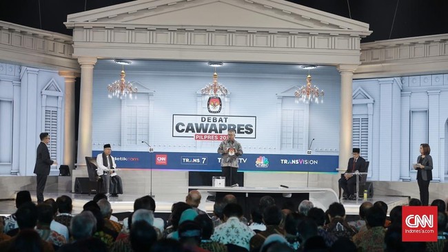 Di debat cawapres, Sandi berjanji akan menyeimbangkan pembangunan manusia dan budaya, sementara Ma'ruf berjanji akan bangun Opera seperti di Sydney.