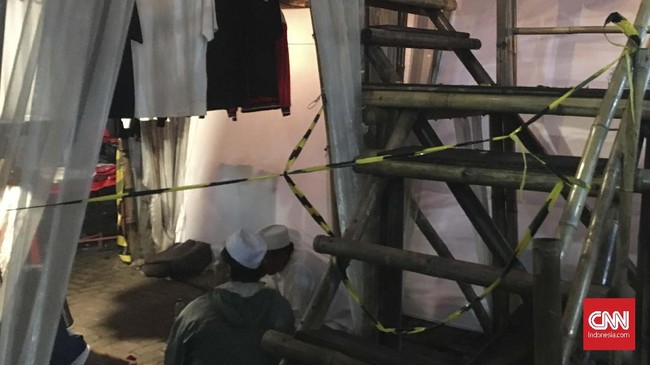 Polres Jakarta Pusat memastikan tas mencurigakan yang ada di rumah aspirasi pendukung Jokowi hanyalah berisi pakaian. Namun polisi belum tahu pemilik tas itu.