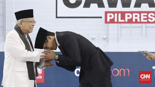 Ma'ruf Amin dan Sandiaga Uno dinilai gagal menyentuh inti permasalahan. Gagasannya dianggap usang, bahkan visi keduanya tak sejalan dengan klaim industri 4.0.