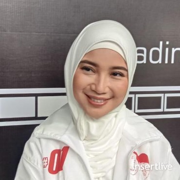 Cara Chacha Frederica Saat Sedang Kangen Suami