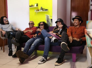 Slank Diejek Soal Salat, Ini Pembelaan Gus Nadir