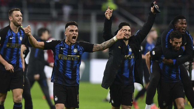 FOTO: Inter Kalahkan Milan 3-2 Dalam Derby Panas
