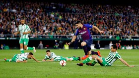 Cedera Pergelangan Kaki, Suarez Tetap Bisa Tampil Lawan MU