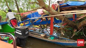 <i>Speedboat</i> Tabrak Kayu di Sungai Musi, Tujuh Tewas