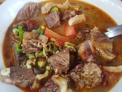 Ada Gabus Pucung hingga Semur Jengkol Betawi di Bekasi