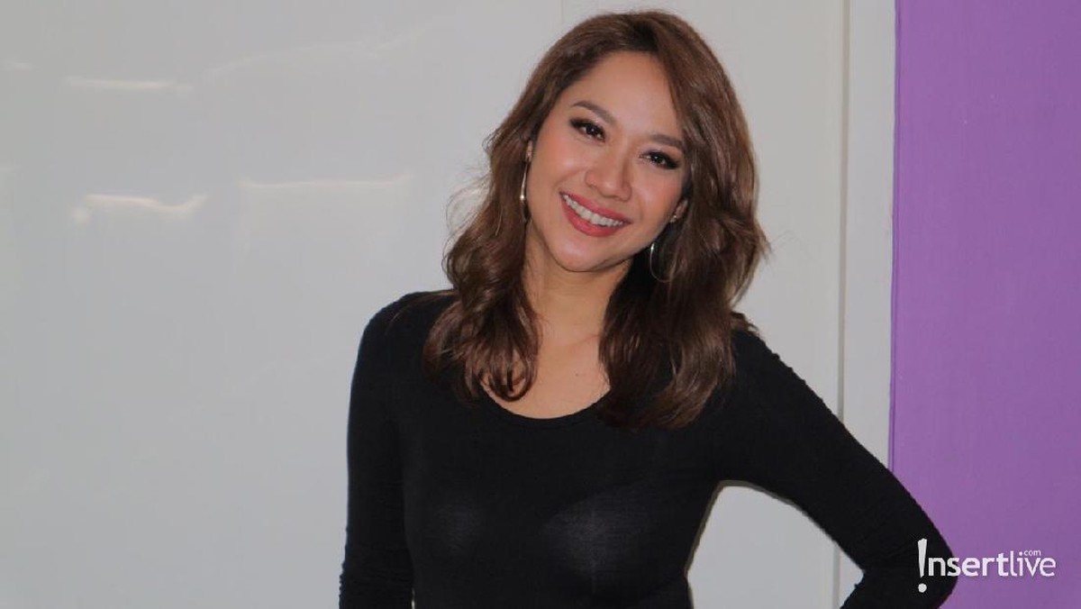 Kaya raya dan terkenal&comma; tujuh artis ini tak suka pamer harta kekayaannya&period; Mereka selalu tampil rendah hati dan tak sombong&period; Ada siapa saja&quest;