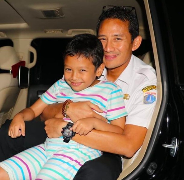 Kebersamaan Sandiaga Uno dan Anak Bungsunya yang Bikin Hati Adem - Foto 7