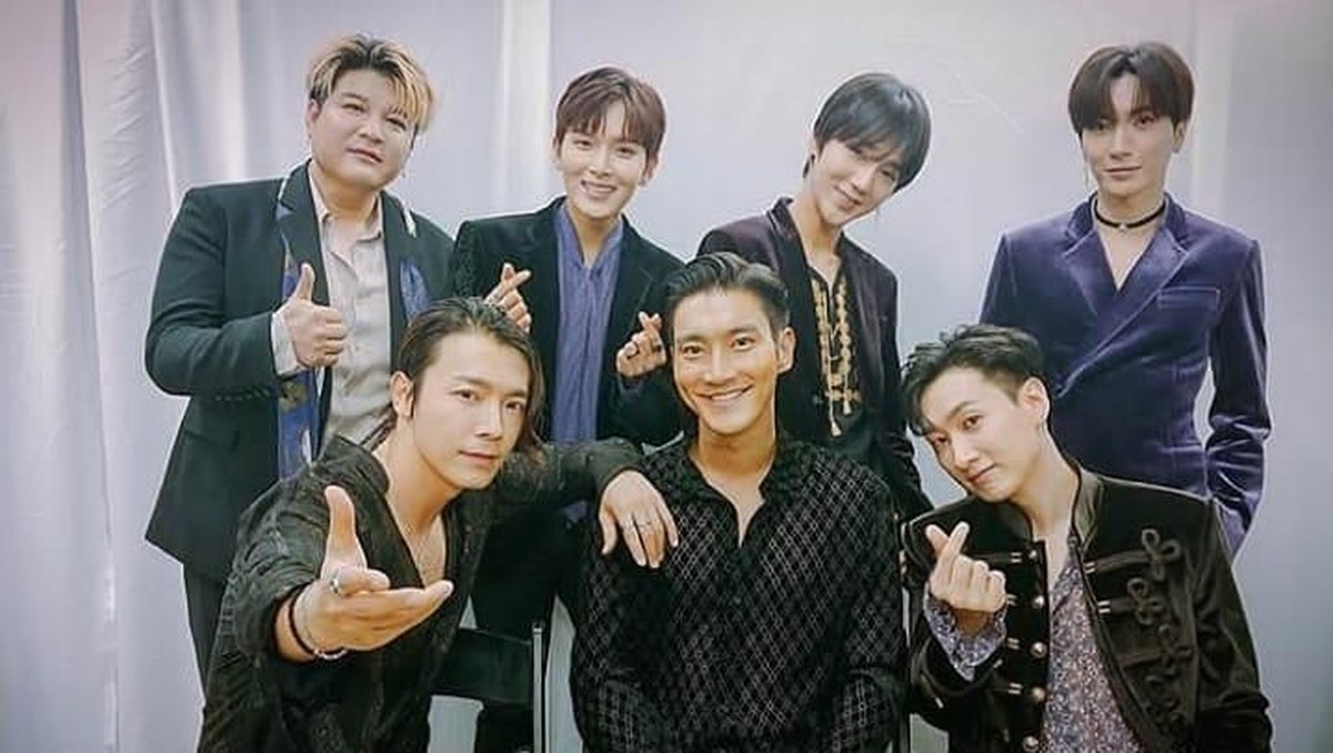 Dikenal sebagai grup legendaris&comma; terkenal&comma; punya segudang prestasi&comma; kamu yang mengaku ELF yakin tahu delapan fakta Super Junior versi Insertlive berikut ini&quest;