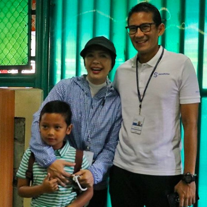 <p>Kalau ada waktu luang, Sandi juga berusaha ikut mengantarkan Sulaiman ke sekolah. (Foto: Instagram/ @sandiuno)</p>