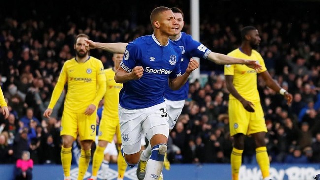 Chelsea kalah dari tuan rumah Everton 0-2 pada pertandingan Liga Inggris di Stadion Goodison Park, Minggu (17/3) malam waktu setempat.