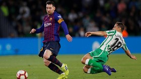 Meme Lucu Lionel Messi Hattrick ke Gawang Real Betis