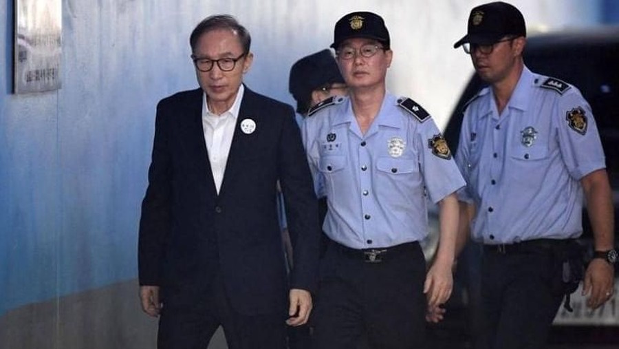 Lee Myung Bak Banyak pemimpin negara yang tersangkut kasus hukum dan berakhir di penjara