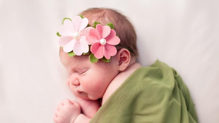 Azmairah Nama bayi perempuan bermakna ratu menjadi pilihan menarik untuk si kecil. Simak daftarnya di bawah ini.