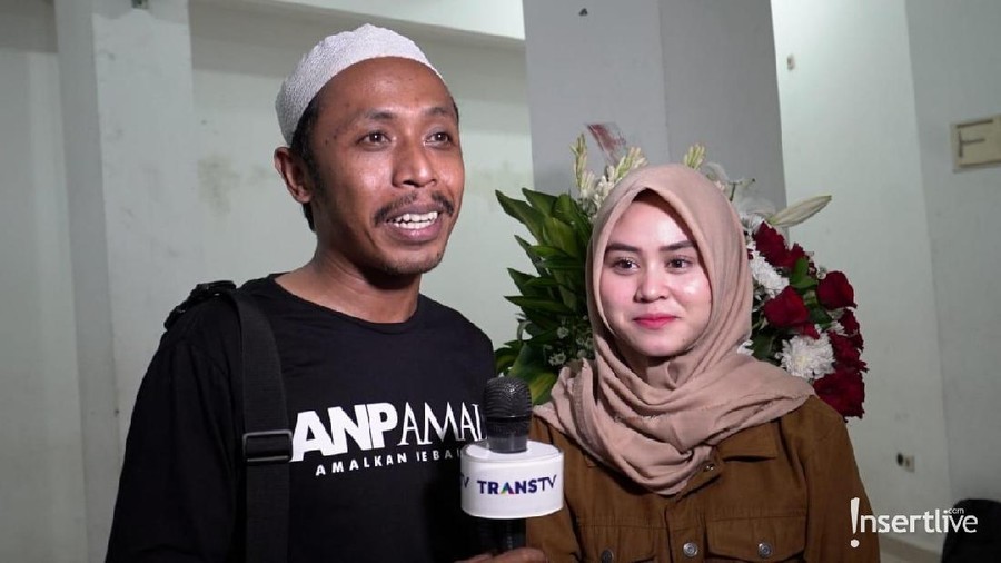 Dwinda blak-blakan soal alasan menikahi Furry Setya.