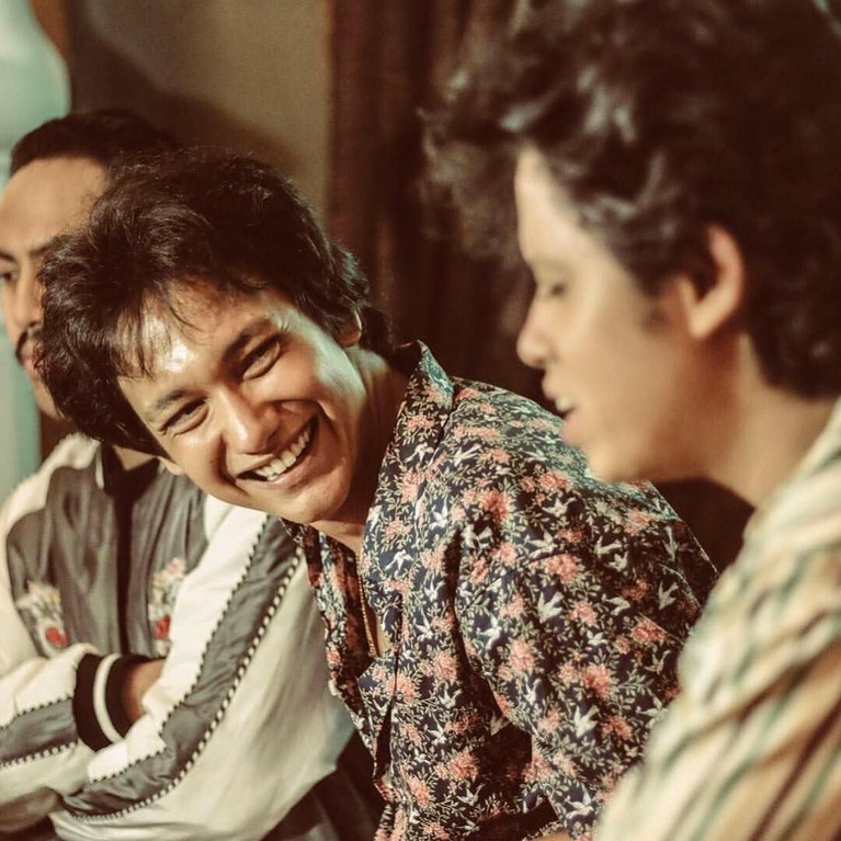 Mengintip penampilan Aliando, Adipati dan Randy demi memerankan film Warkop DKI Reborn 2. Digarap Falcon Pictures, film dijadwalkan tayang pada 2019.