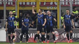 FOTO: Inter Kalahkan Milan 3-2 Dalam Derby Panas