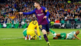 Barcelona Kalahkan Real Betis, Lionel Messi Hattrick