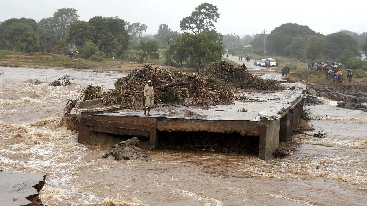 FOTO: Zimbabwe Berantakan Diterjang Badai Idai