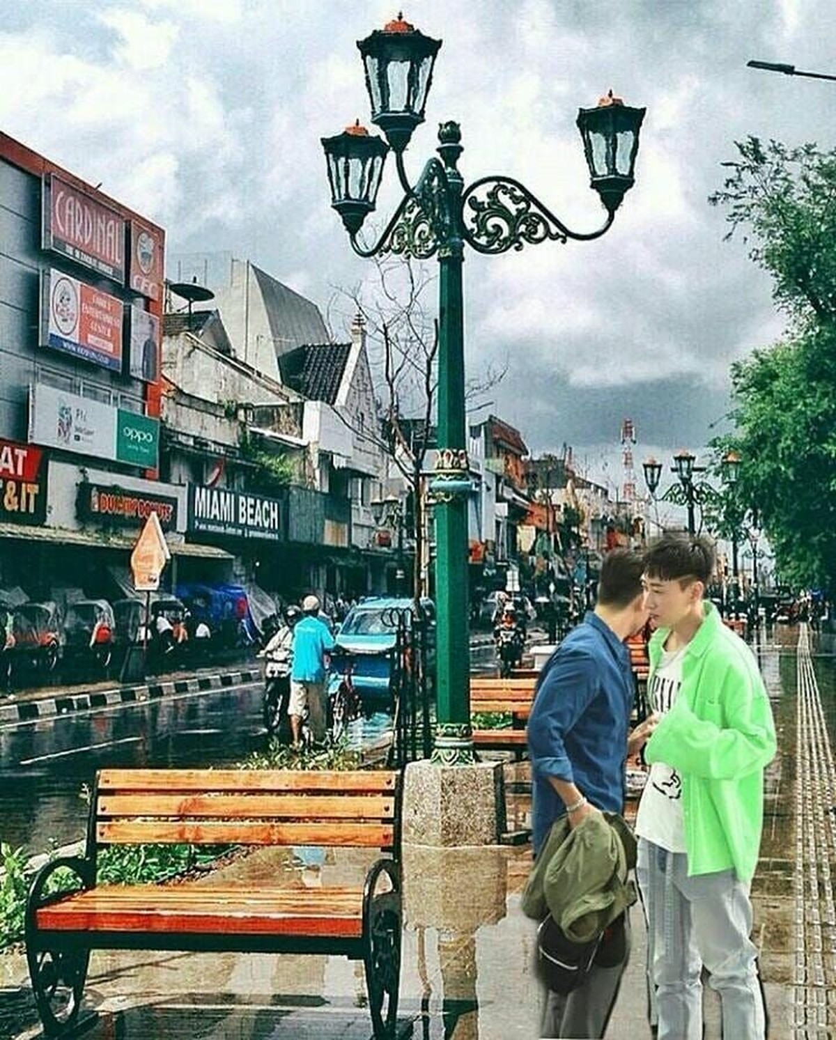 Para personel Super Junior telah bertolak untuk menjalankan syuting di Yogyakarta&period; Saking kreatifnya&comma; berikut meme kocak yang dibikin oleh para ELF Indonesia&period;