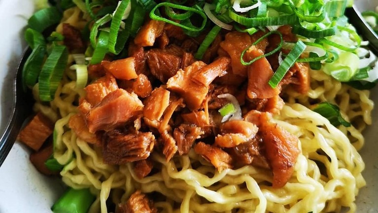 6 Makanan Indonesia yang Jadi Favorit Artis Luar Negeri Indonesia memang terkenal dengan kulinernya yang bervariasi. Tak heran, banyak artis luar negeri yang mencobanya ketika berkunjung ke Indonesia.