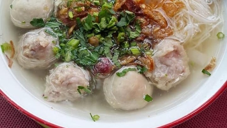 Indonesia memang terkenal dengan kulinernya yang bervariasi. Tak heran, banyak artis luar negeri yang mencobanya ketika berkunjung ke Indonesia.