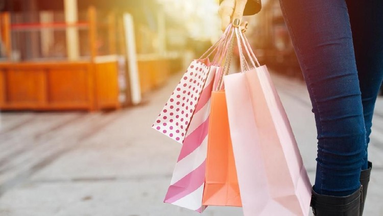 Kehadiran bisnis jastip saat ini bisa saja bikin lebih banyak barang impor. Bagaimana dengan barang ekspor? Bisakah lebih eksis di kancah internasional?